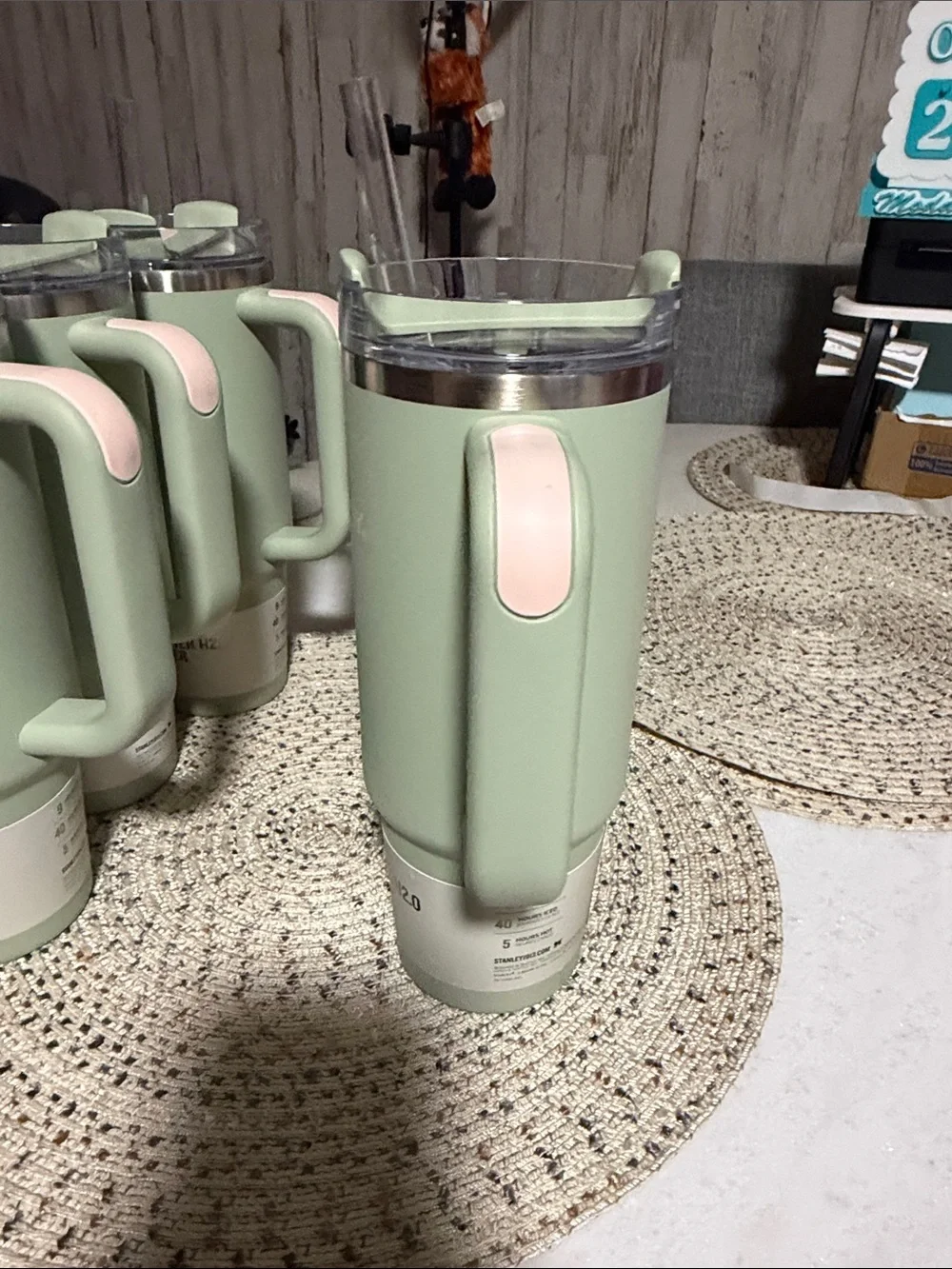 Stanley Sage Green Quencher H2.0 Tumbler with Handle - Picture 2 of 4
